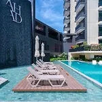 Vserve Modern Oasis Canal & Burj Views