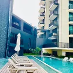 Vserve Modern Oasis Canal & Burj Views