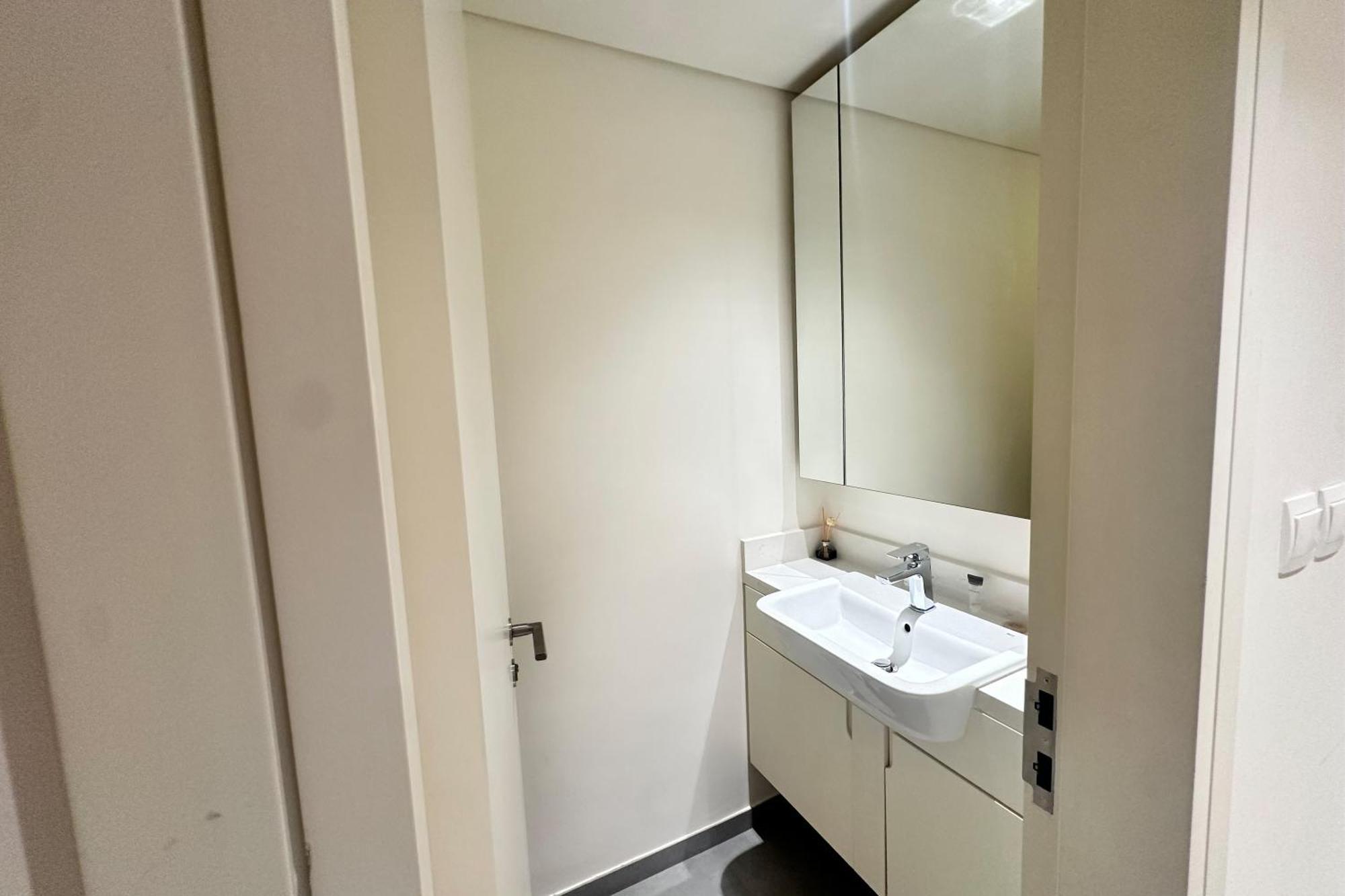 Apartment Vserve Modern Oasis Canal & Burj Views Dubai