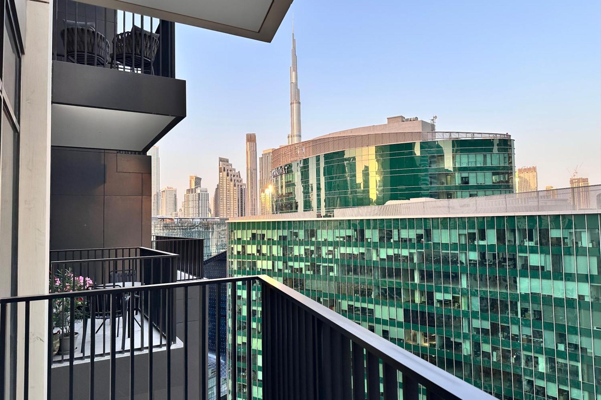 Apartment Vserve Modern Oasis Canal & Burj Views